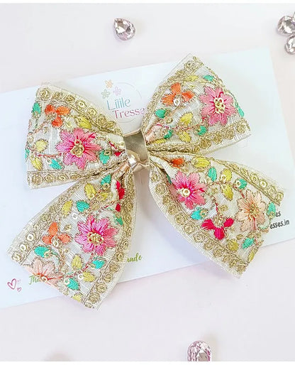 Embridery Piggy Tail Bow Alligator Clip - Cream