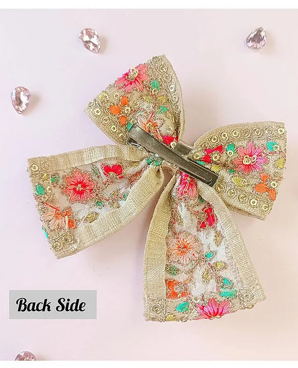 Embridery Piggy Tail Bow Alligator Clip - Cream