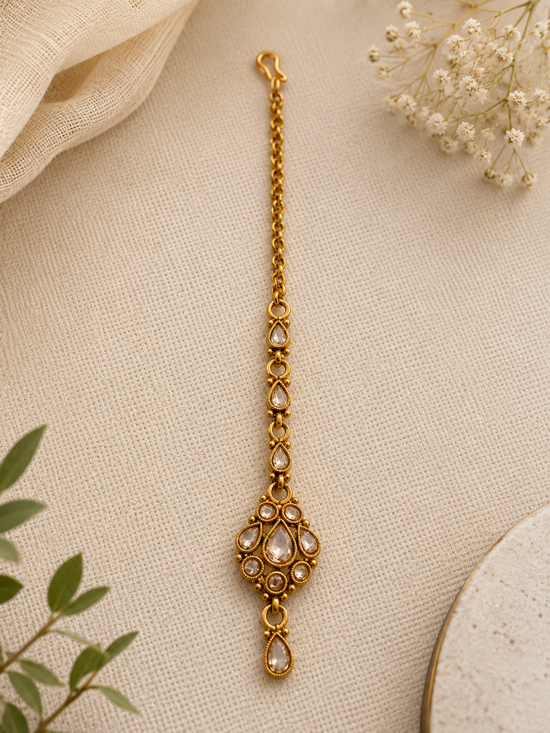 Golden Finish Maang Tikka